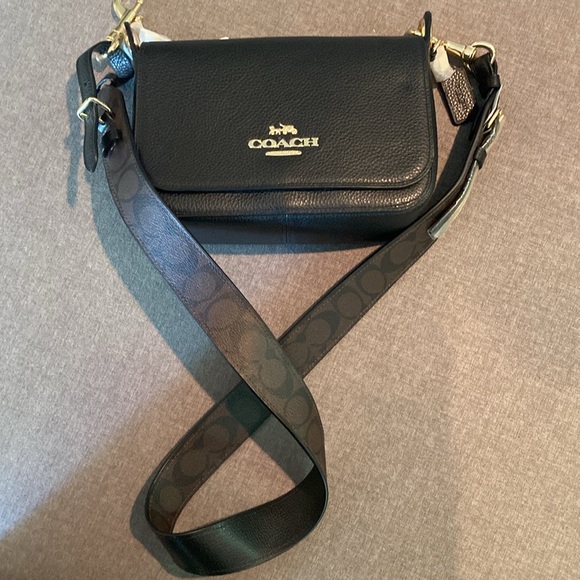 NWT Black Coach Messenger Black pebble leather with signature dark brown strap. - Picture 3 of 15